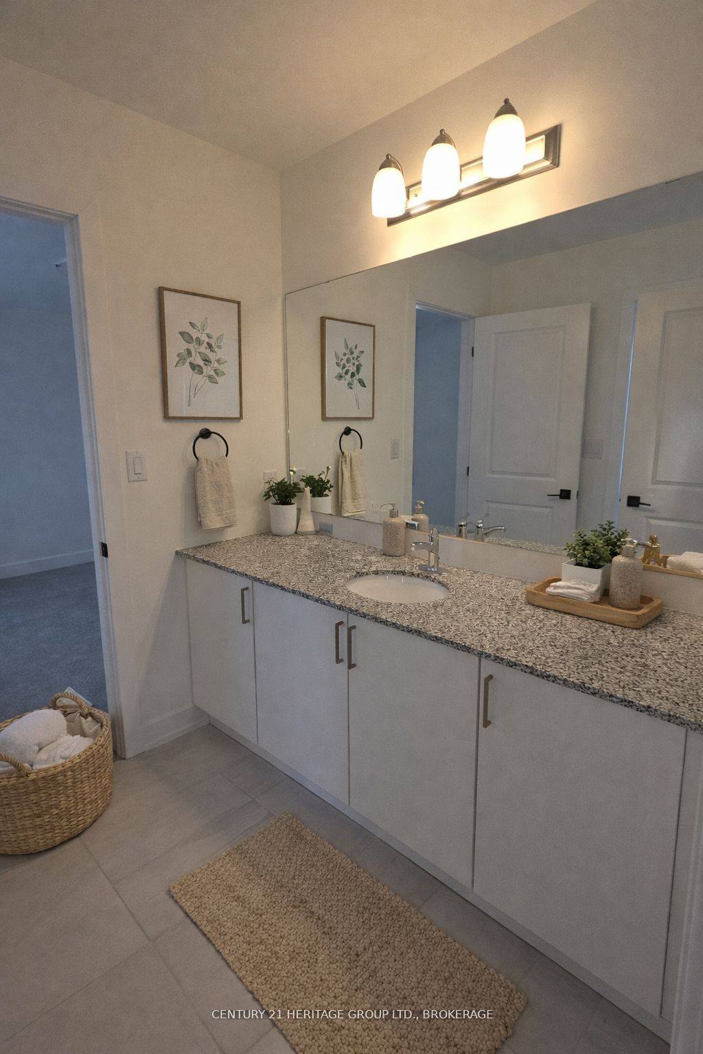 66 Dusenbury DR, Loyalist, ON K0H 2H0