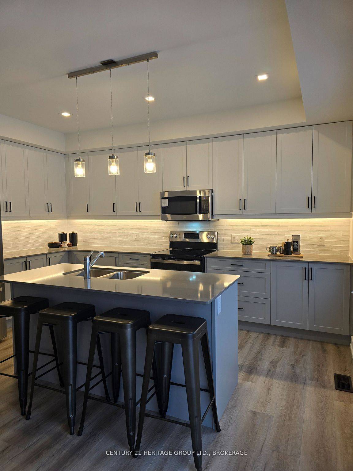 78 Dusenbury DR, Loyalist, ON K0H 2H0