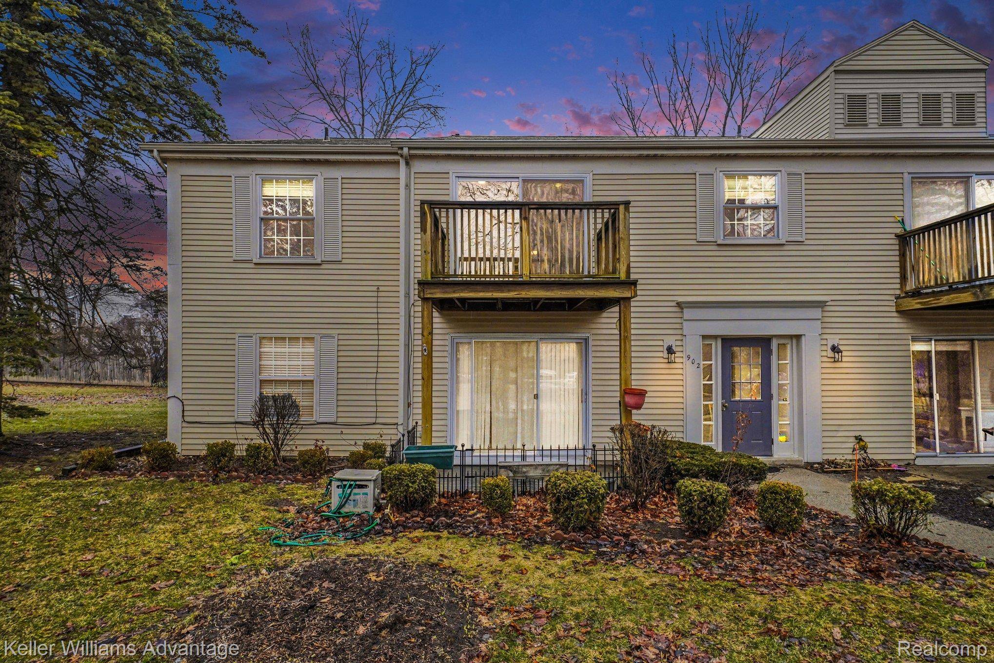 902 Chestnut Hill DR #E, Auburn Hills, MI 48326