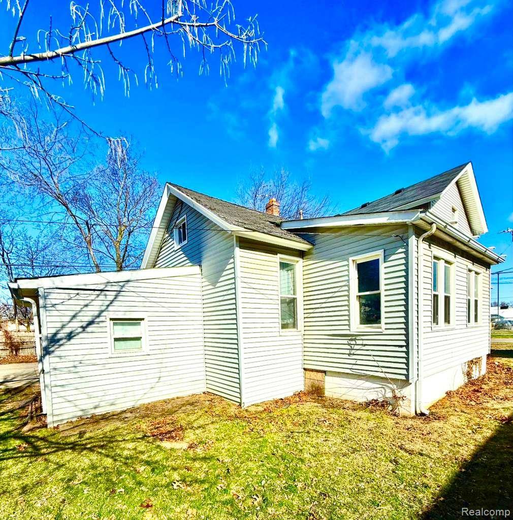 35449 Clinton ST, Wayne, MI 48184