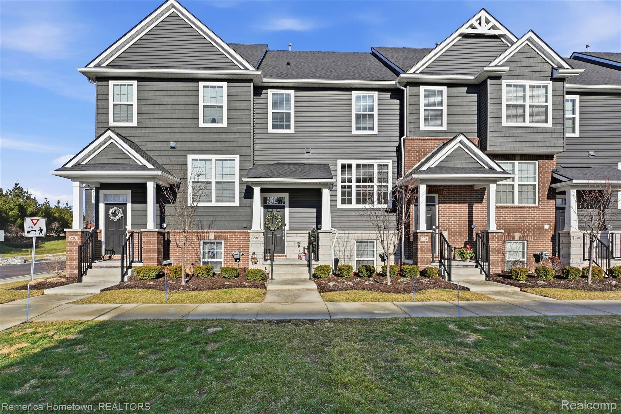 230 Sydney CT S, Plymouth, MI 48170