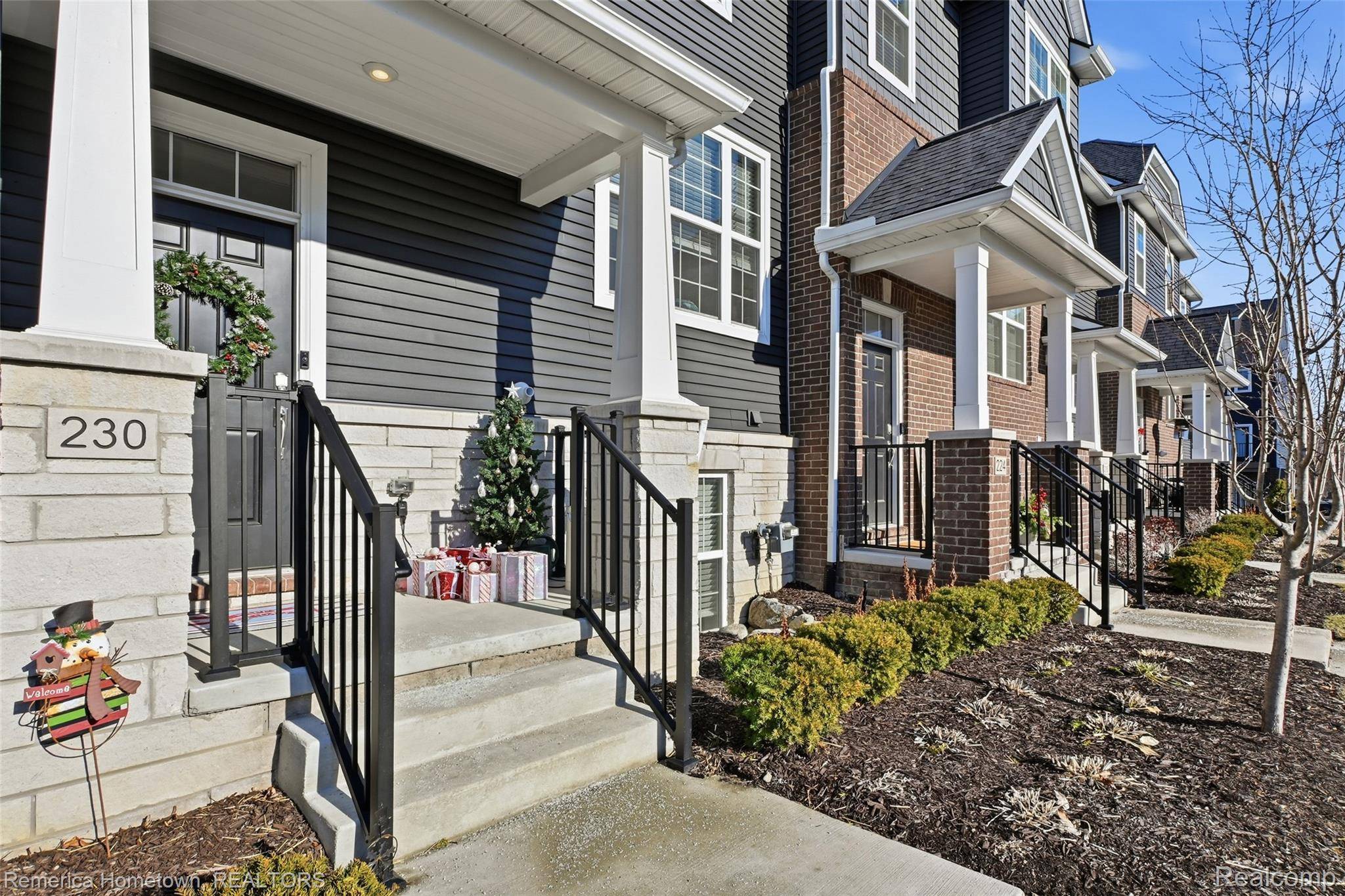 230 Sydney CT S, Plymouth, MI 48170