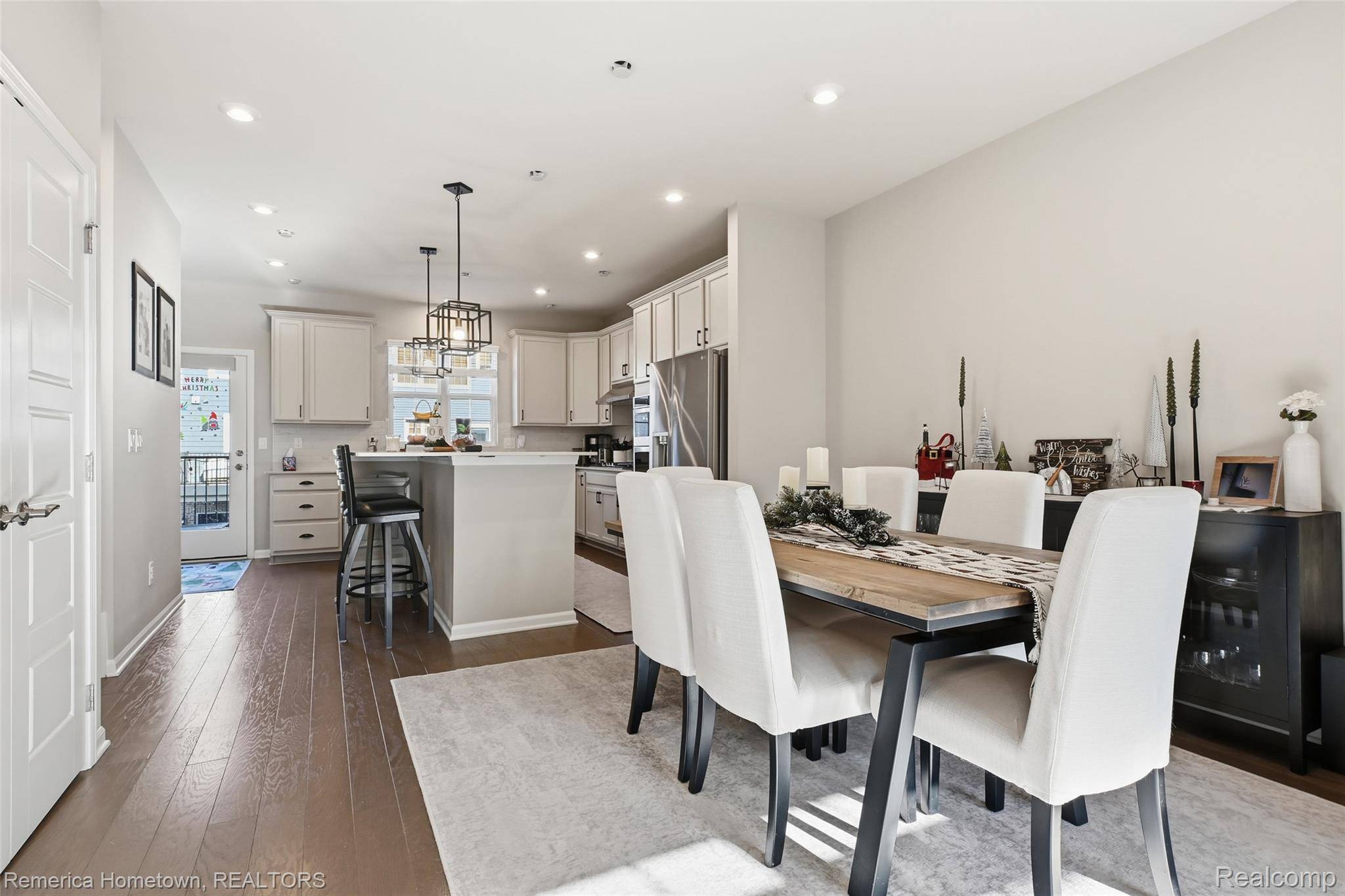 230 Sydney CT S, Plymouth, MI 48170