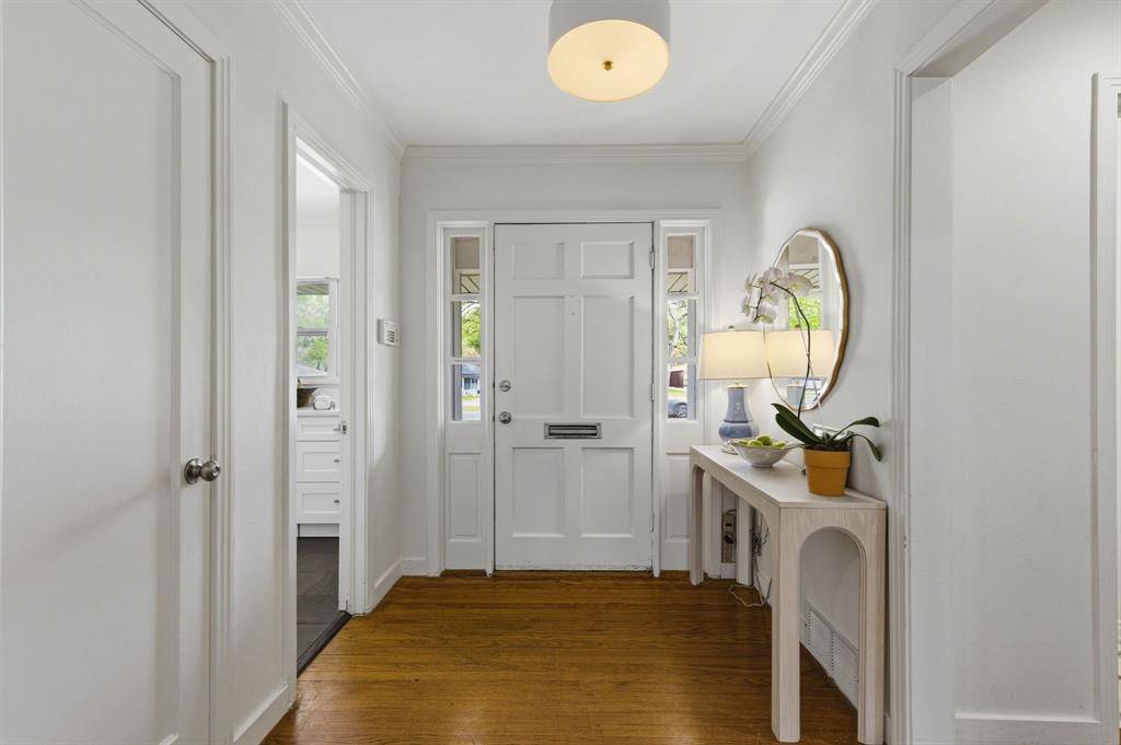 6724 Walnut Hill Lane, Dallas, TX 75230