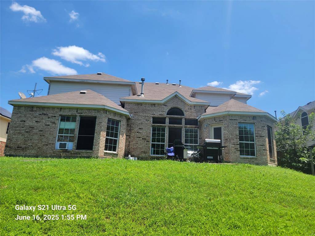 417 Silver Creek Drive, Desoto, TX 75115