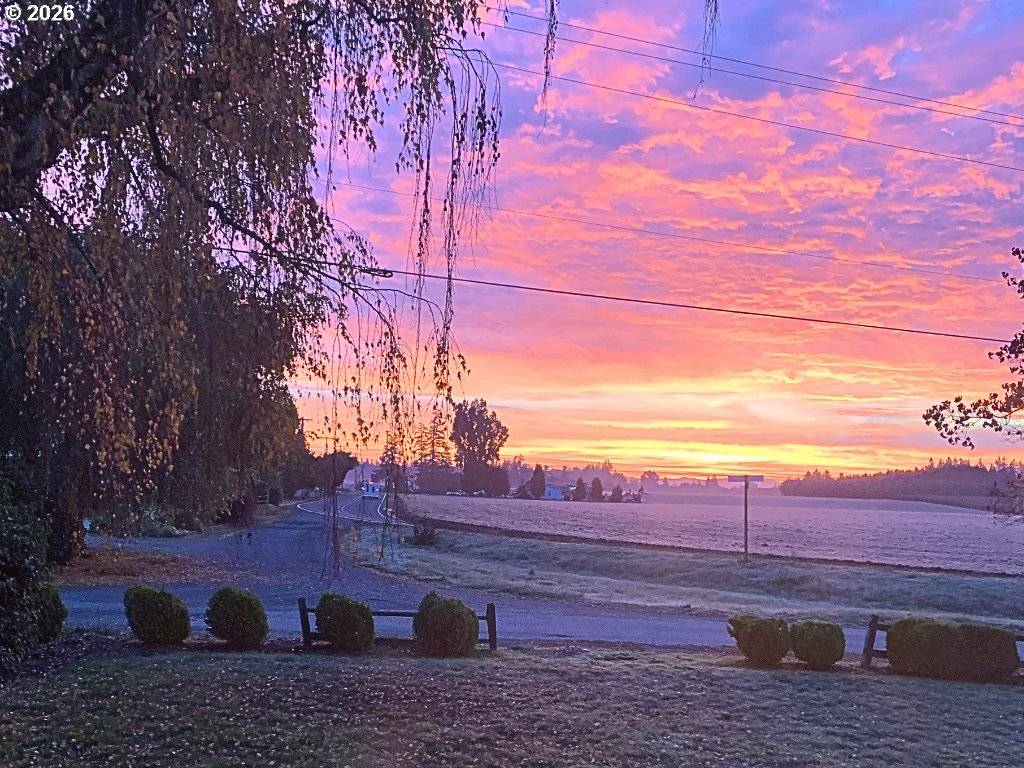 8235 72ND AVE NE, Salem, OR 97305