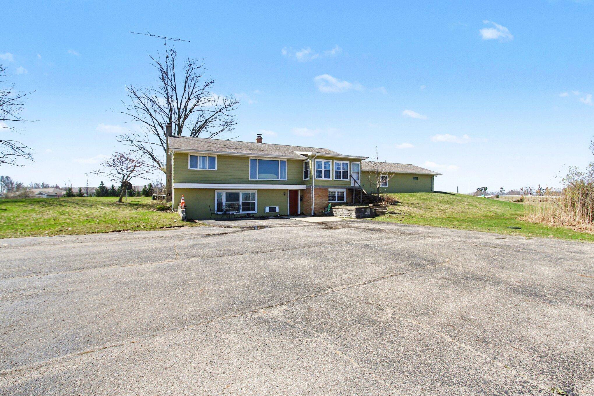 04950 Cecilia DR, South Haven Twp, MI 49090