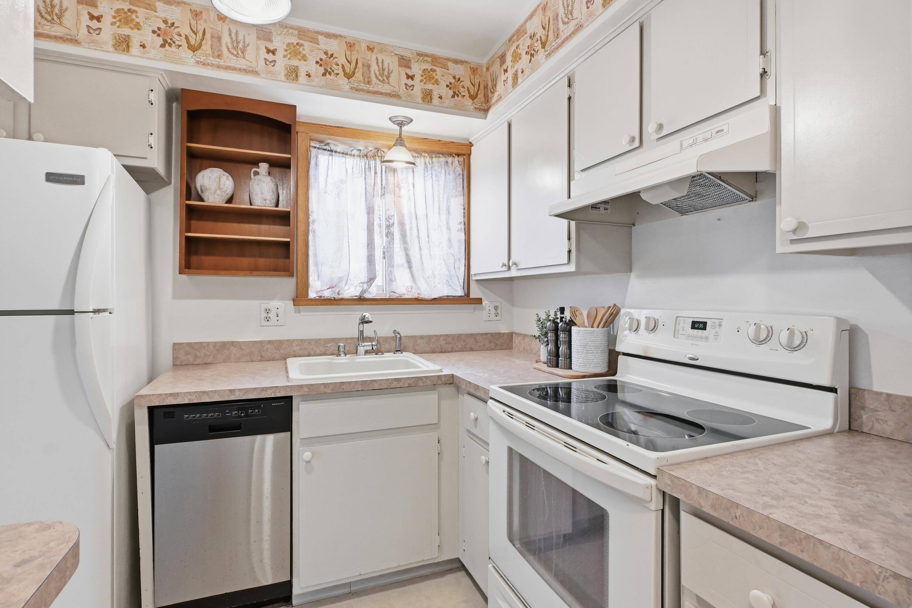 119 Sheffield, Saline City, MI 48176