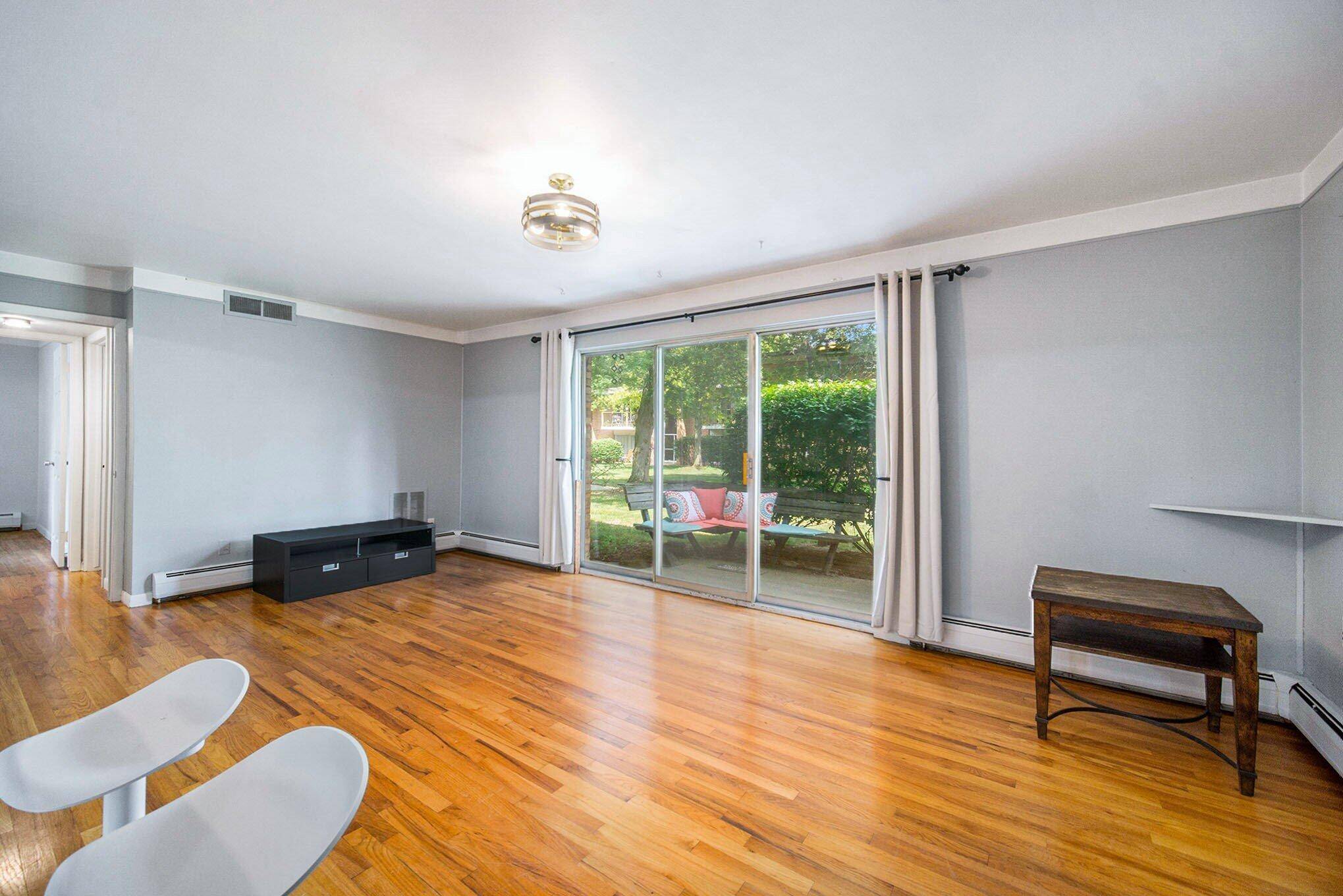 1209 Island DR #102, Ann Arbor, MI 48105