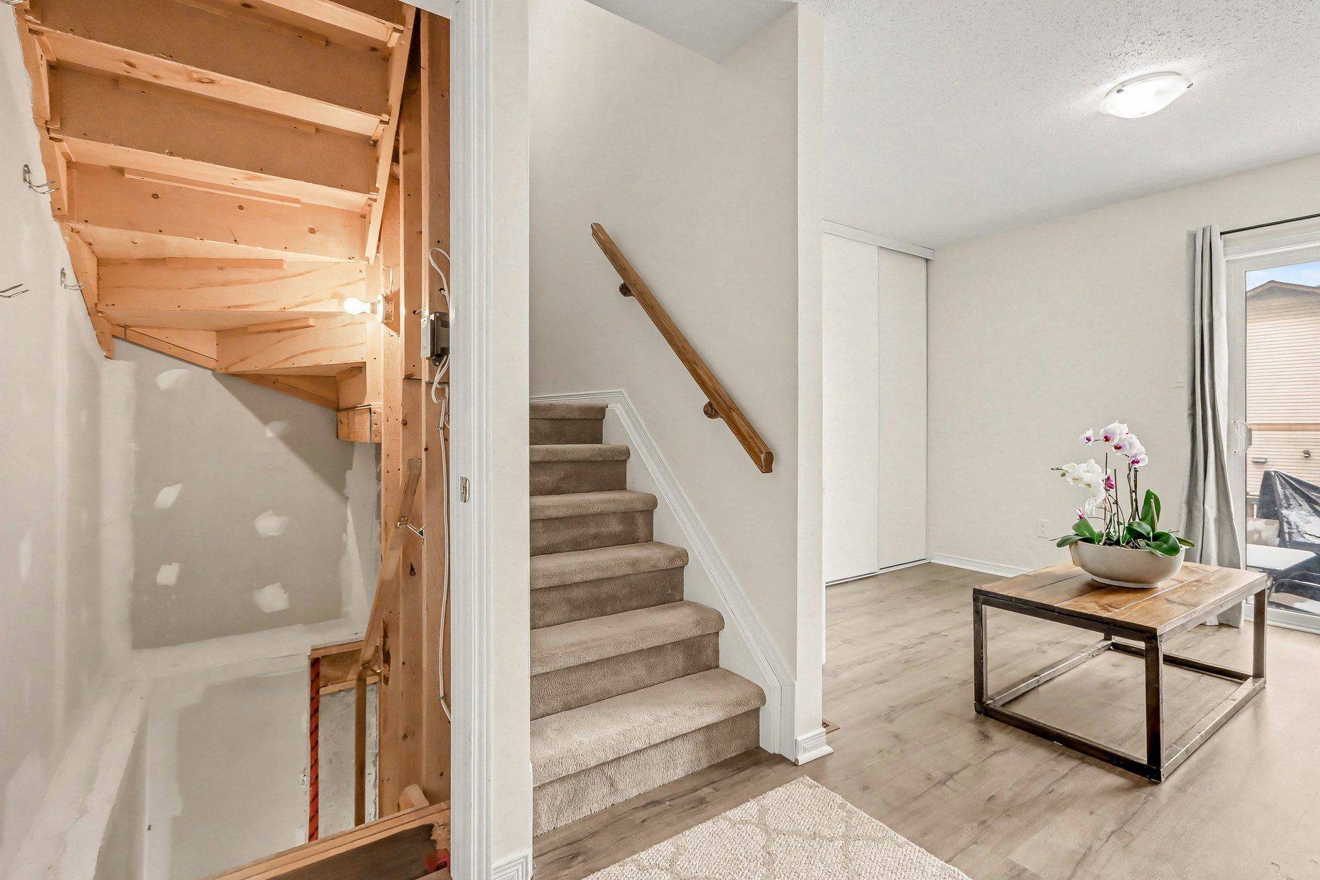 211 Gershwin Private, Bells Corners And South To Fallowfield, ON K2H 1G6