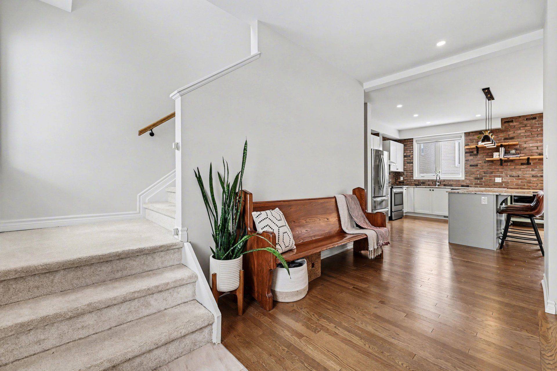 206 Douglas Fir ST, Barrhaven, ON K2J 6P9