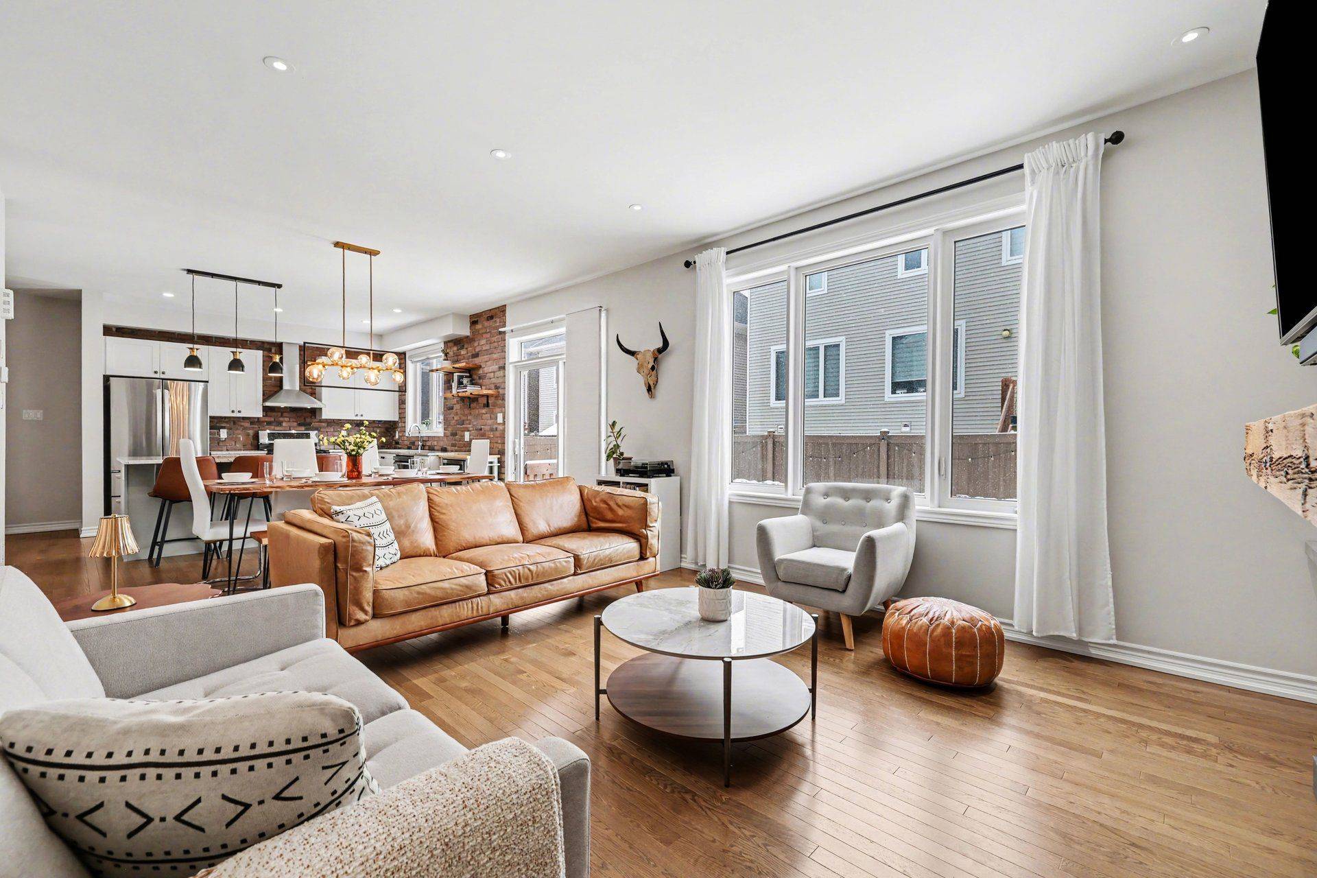 206 Douglas Fir ST, Barrhaven, ON K2J 6P9