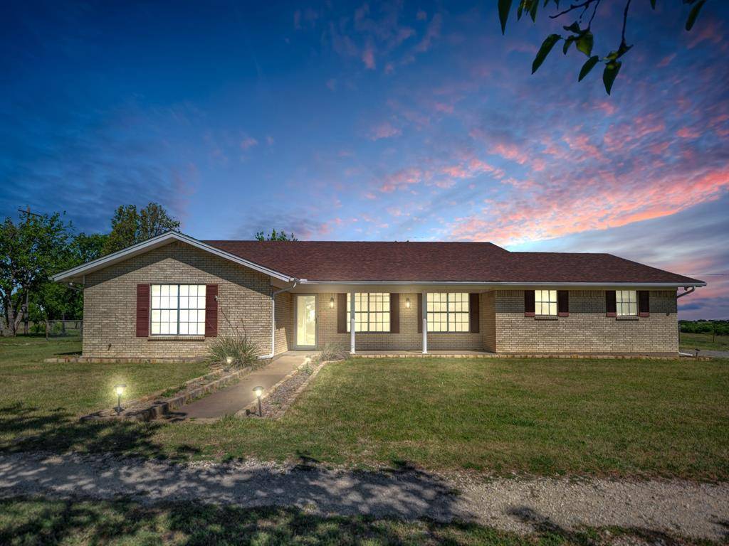 5108 Woodard Avenue, Cleburne, TX 76033