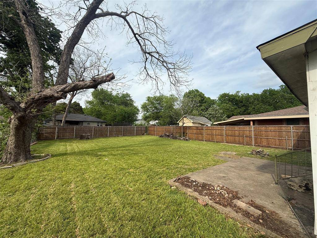 831 Cedar Drive, Mesquite, TX 75149