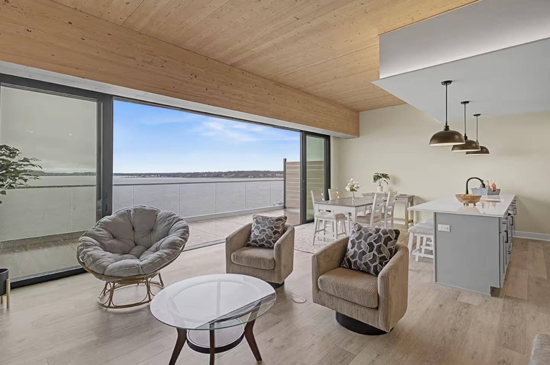 901 Adelaide CIR #602, Muskegon City, MI 49441