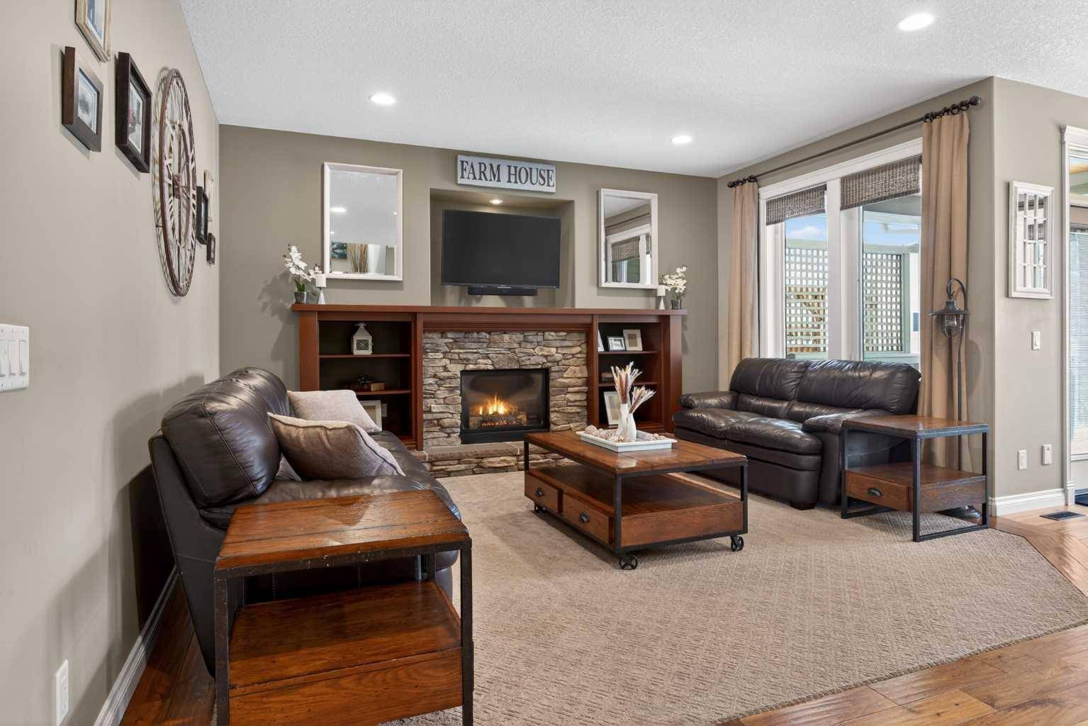 280 Coopers HL SW, Airdrie, AB T4B 0R9