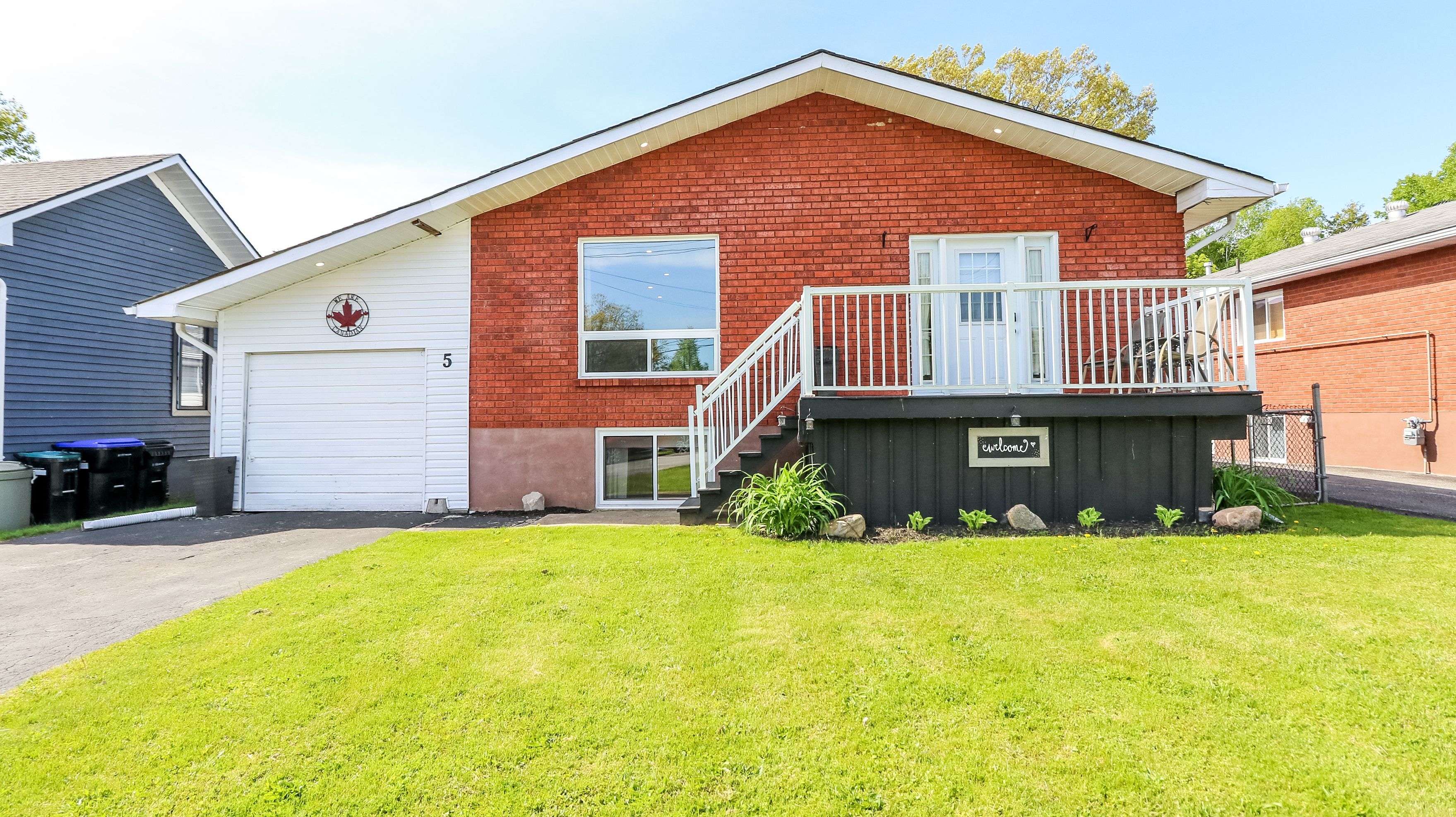 5 Bourgeois Beach RD, Tay, ON L0K 2A0