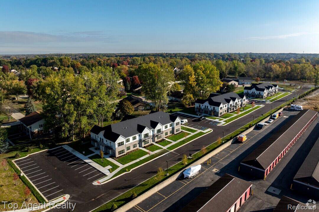 31811 Gabby CT, Chesterfield Township, MI 48047