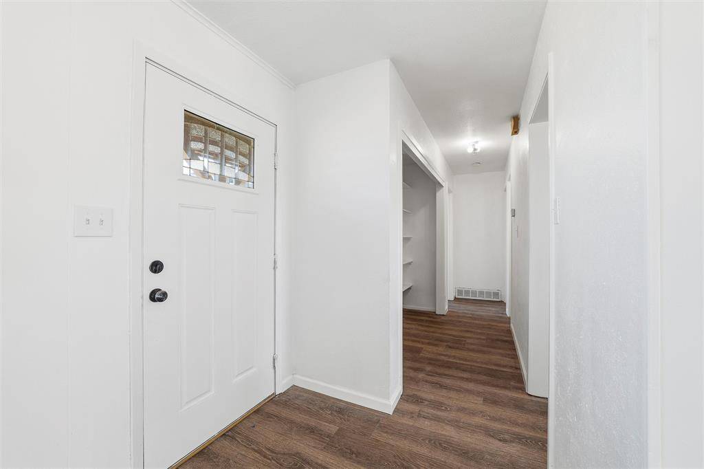 100 W Dilworth, Italy, TX 76651