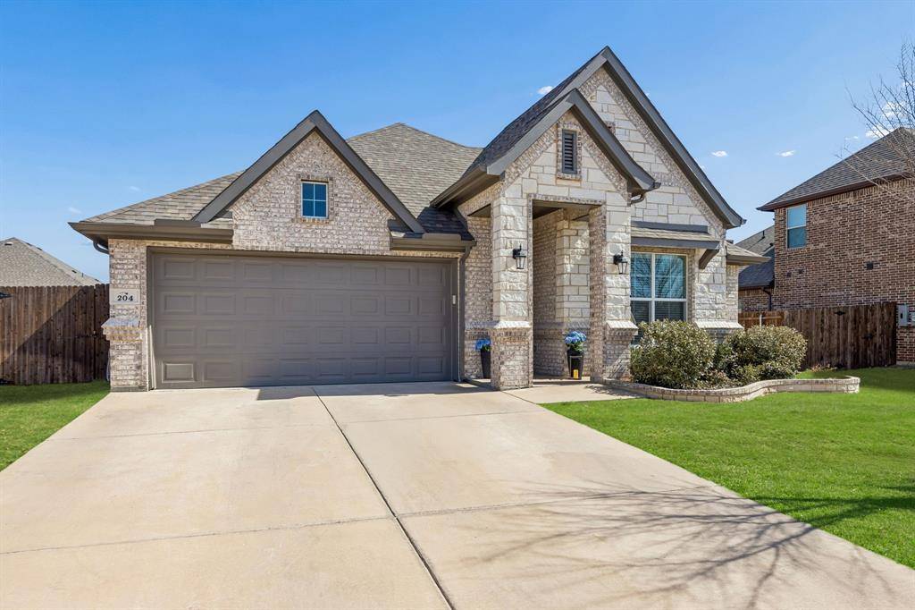 204 Magnolia Drive, Azle, TX 76020