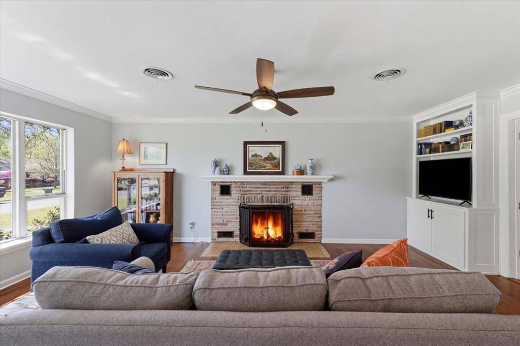 3532 Suffolk Drive, Fort Worth, TX 76109