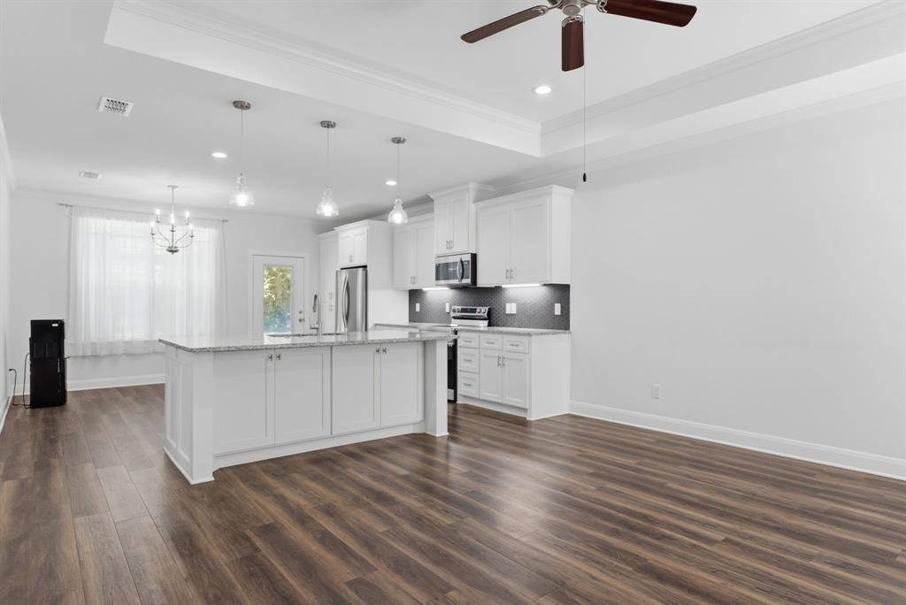 317 Brentwood Drive, Bullard, TX 75757