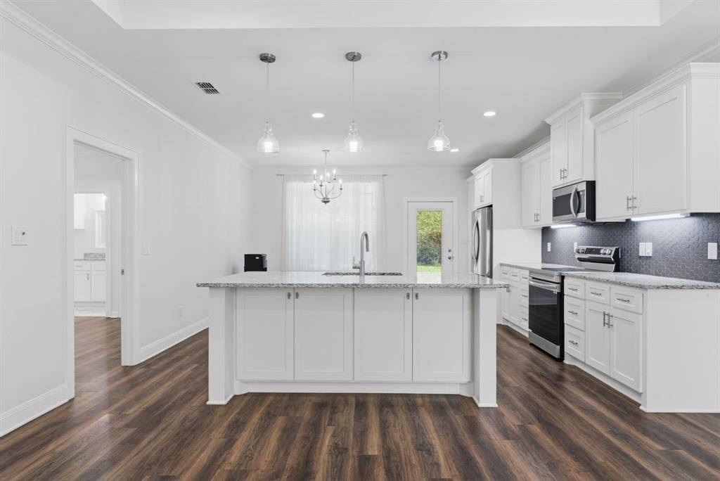 317 Brentwood Drive, Bullard, TX 75757