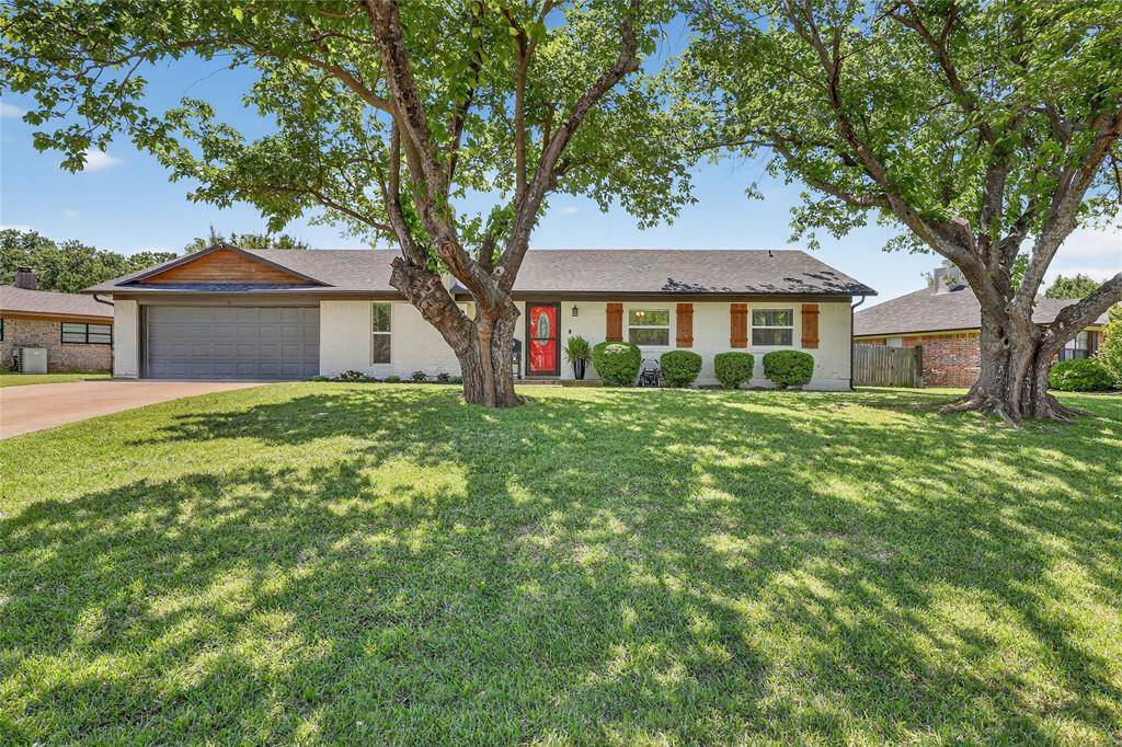 710 Ridgeway Road, Joshua, TX 76058