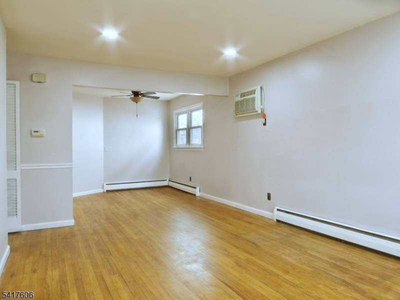 132 Oak St, Rahway City, NJ 07065