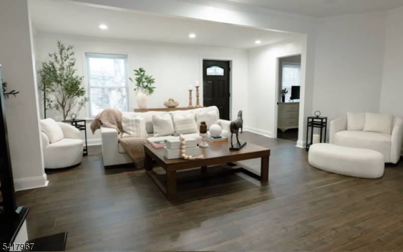 290 Elm Ave, Bogota Boro, NJ 07603