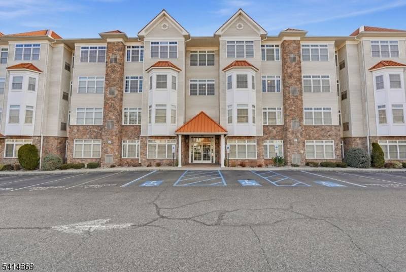 104 E Elizabeth Ave #307, Linden City, NJ 07036