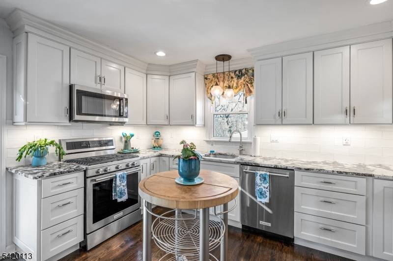 18 Barker Ave, Hawthorne Boro, NJ 07506