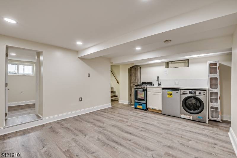 602 Avenue E, Bayonne City, NJ 07002