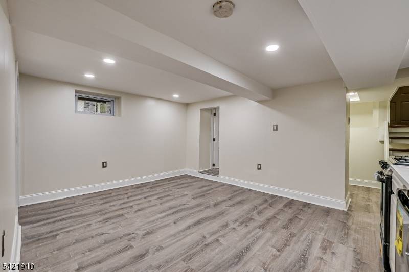 602 Avenue E, Bayonne City, NJ 07002