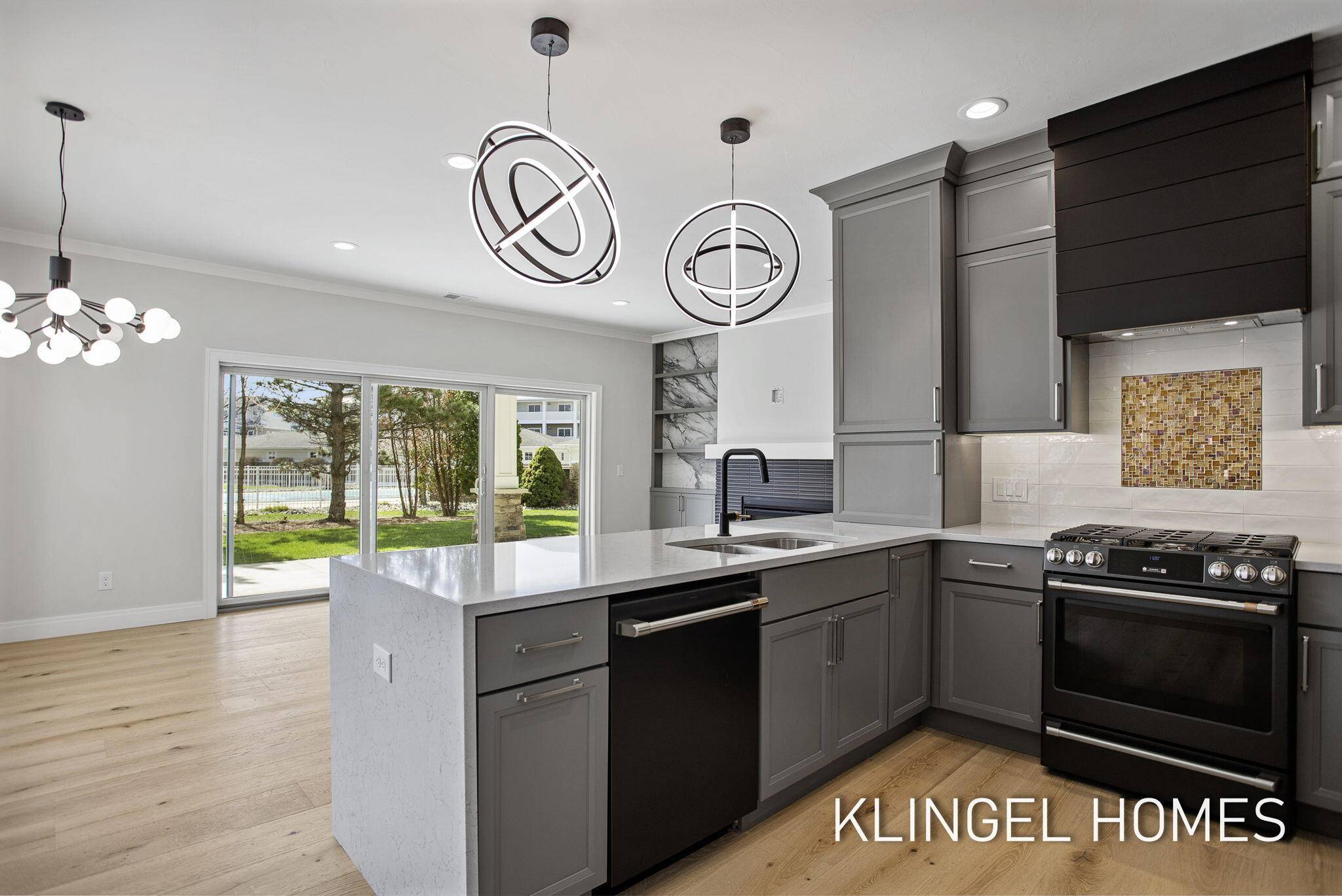 930 W Savidge ST #7, Spring Lake Vllg, MI 49456