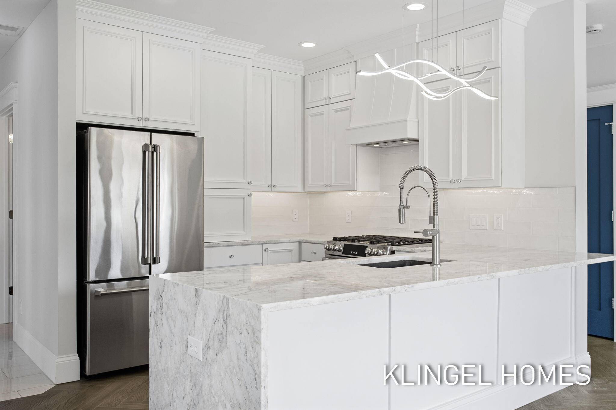 930 W Savidge ST #4, Spring Lake Vllg, MI 49456