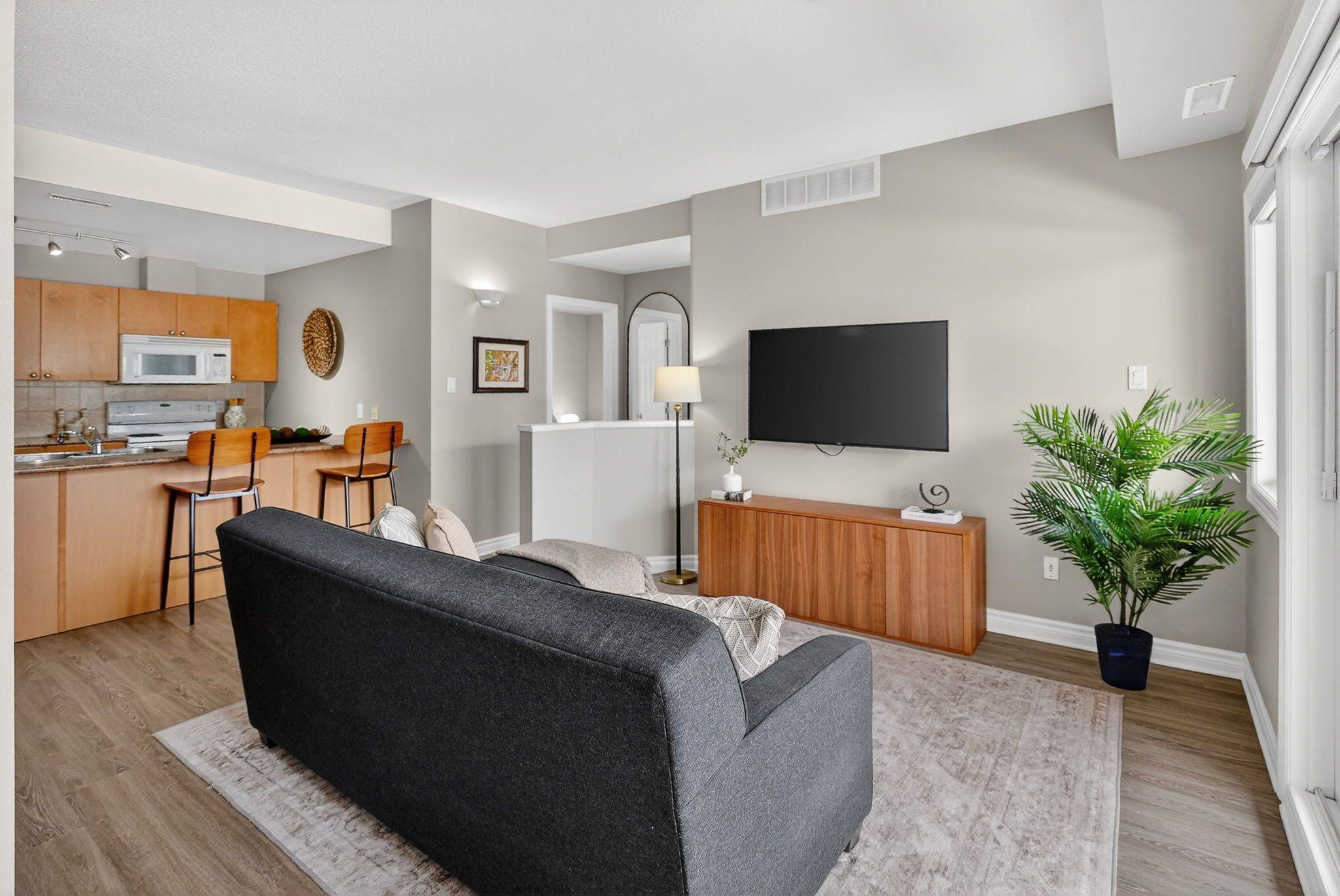 156 Waterbridge DR #E, Barrhaven, ON K2G 7C6