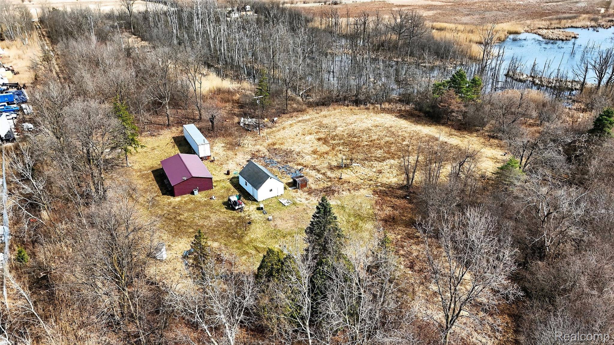 2212 E Coldwater RD, Genesee Charter Township, MI 48505