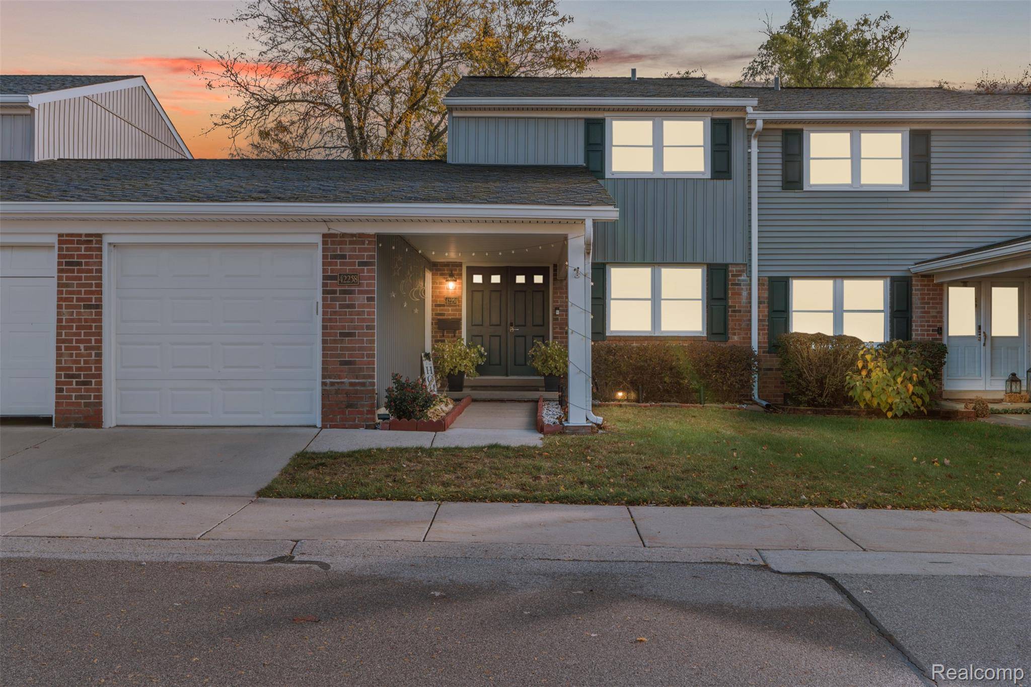 42258 Norwood CT, Northville, MI 48167