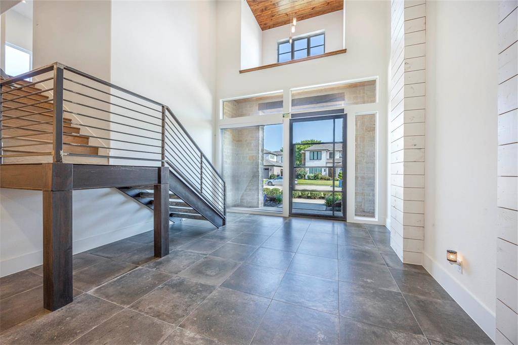 2081 Holt Way, Grapevine, TX 76051