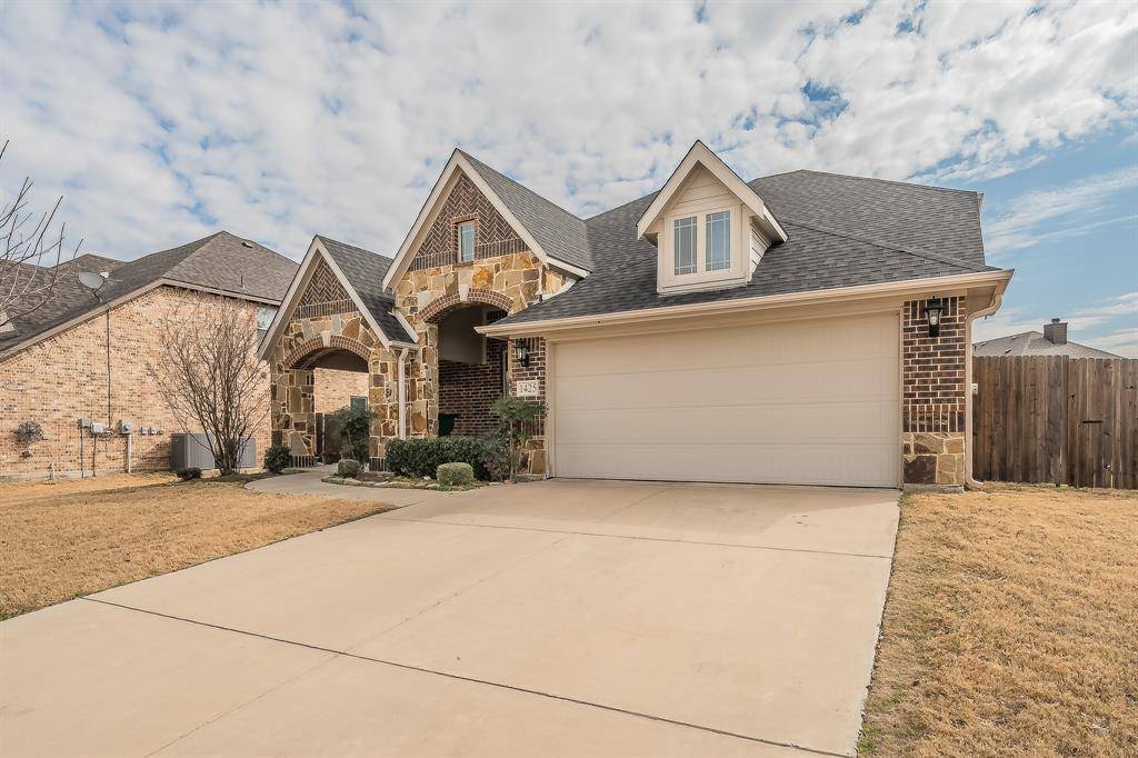 1425 Steve Drive, Crowley, TX 76036