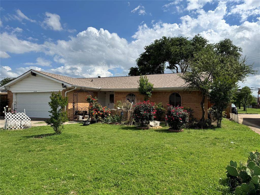 3718 W Rochelle Road, Irving, TX 75062
