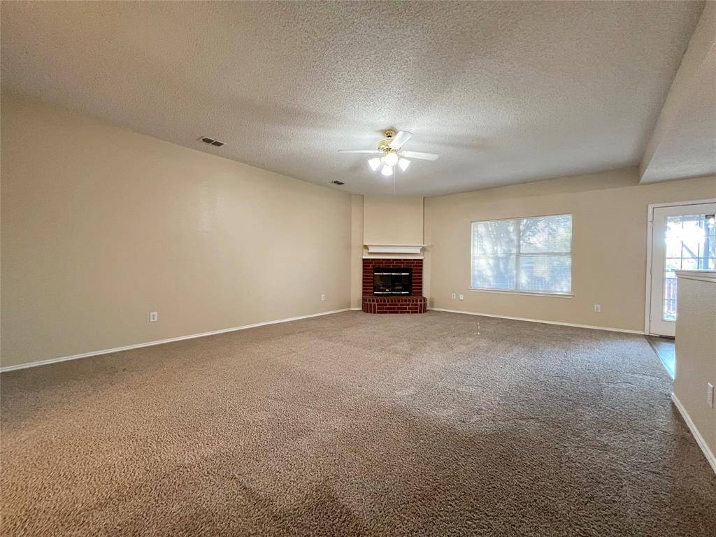 4021 Busch Gardens Drive, Fort Worth, TX 76123