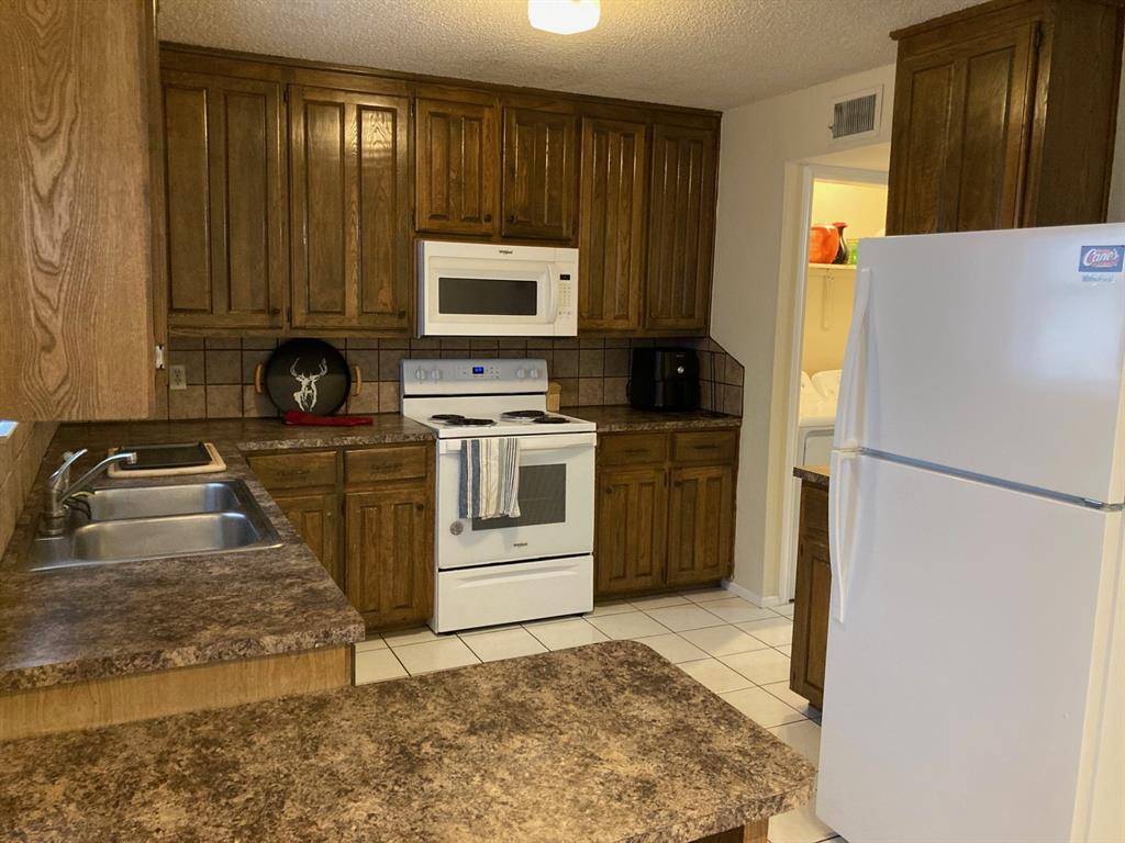 1421 S 12th Street S #108, Waco, TX 76706