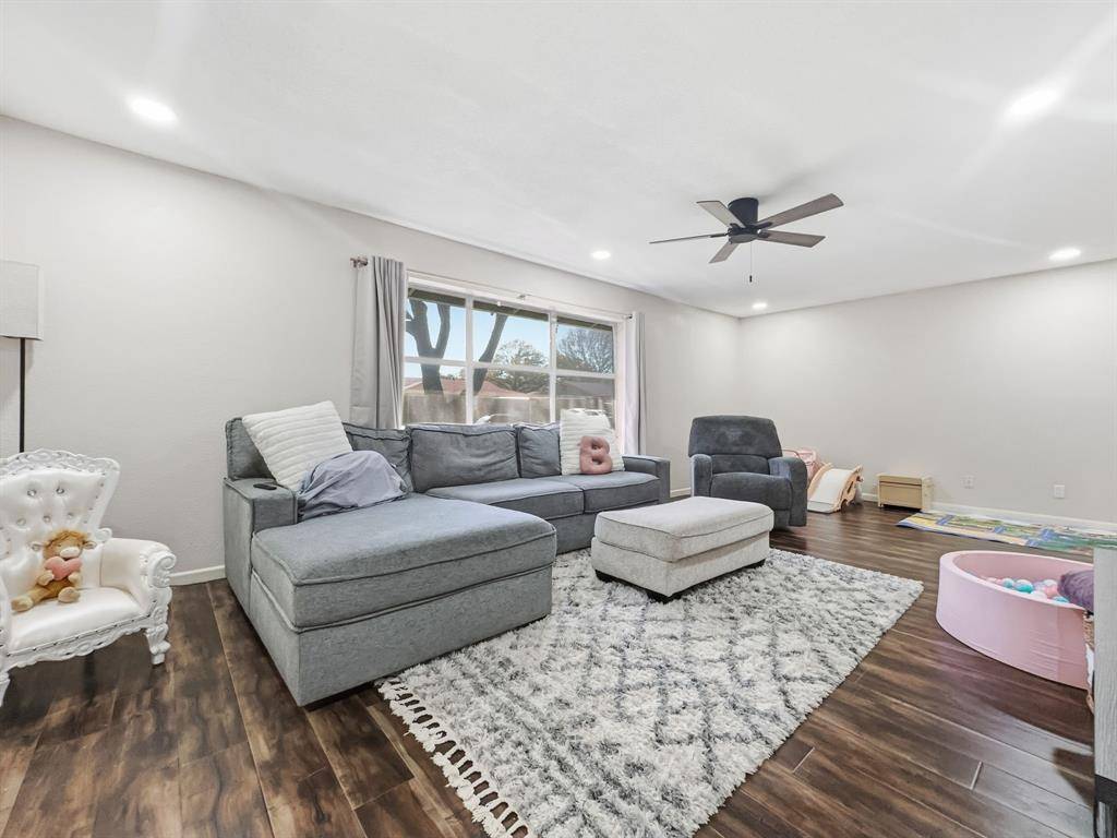 7515 Evelyn Drive, Richland Hills, TX 76118