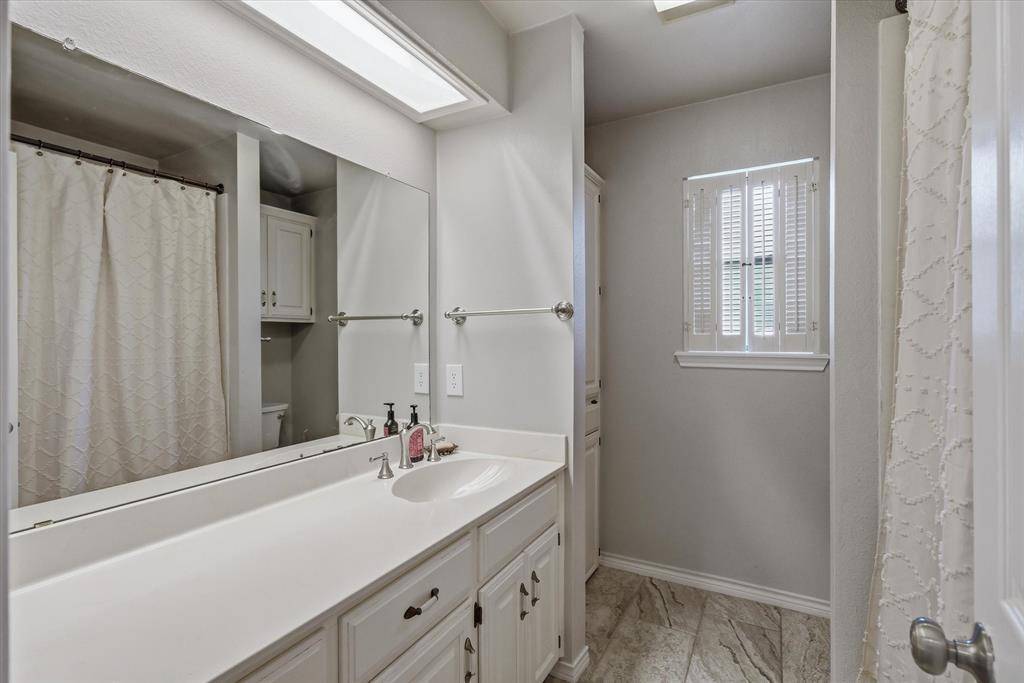 108 Granada Square, Canton, TX 75103