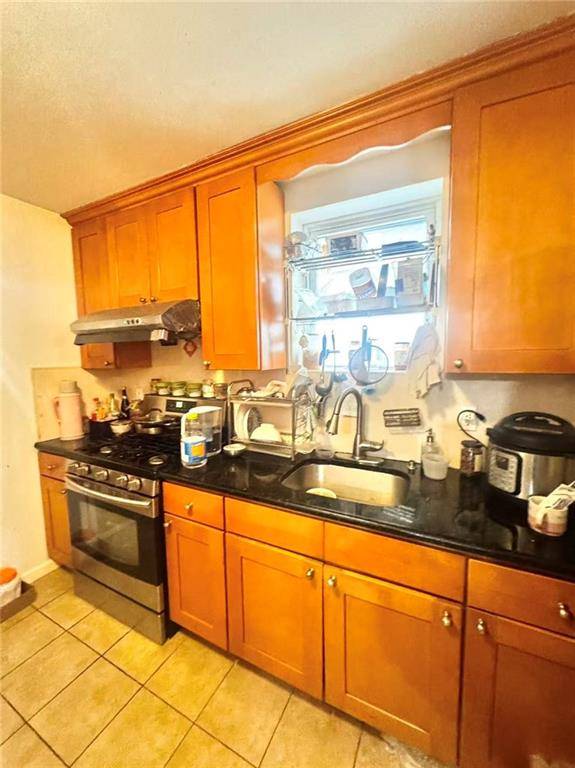 57-22 63rd ST, Maspeth, NY 11378
