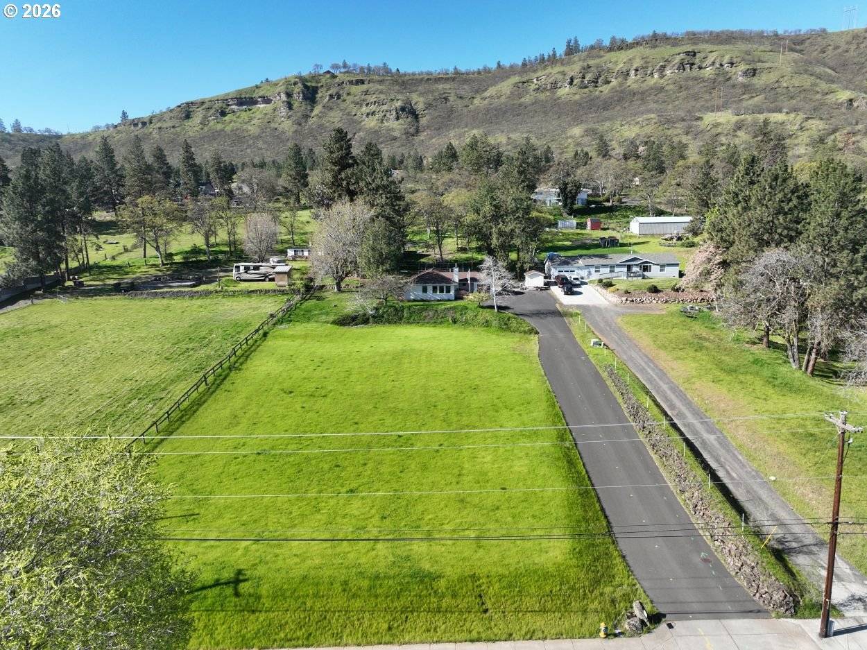 W 10th ST, The Dalles, OR 97058