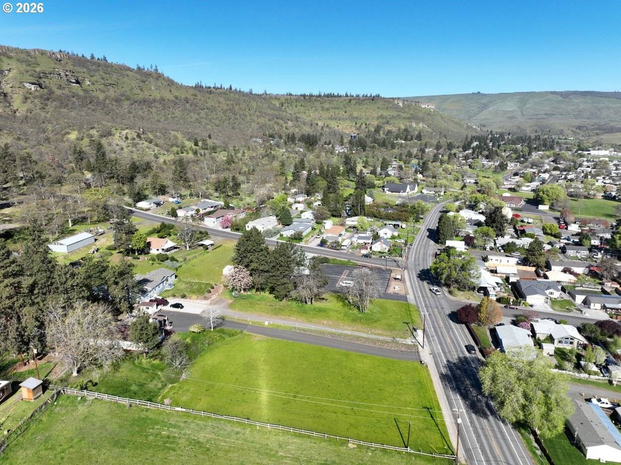 W 10th ST, The Dalles, OR 97058