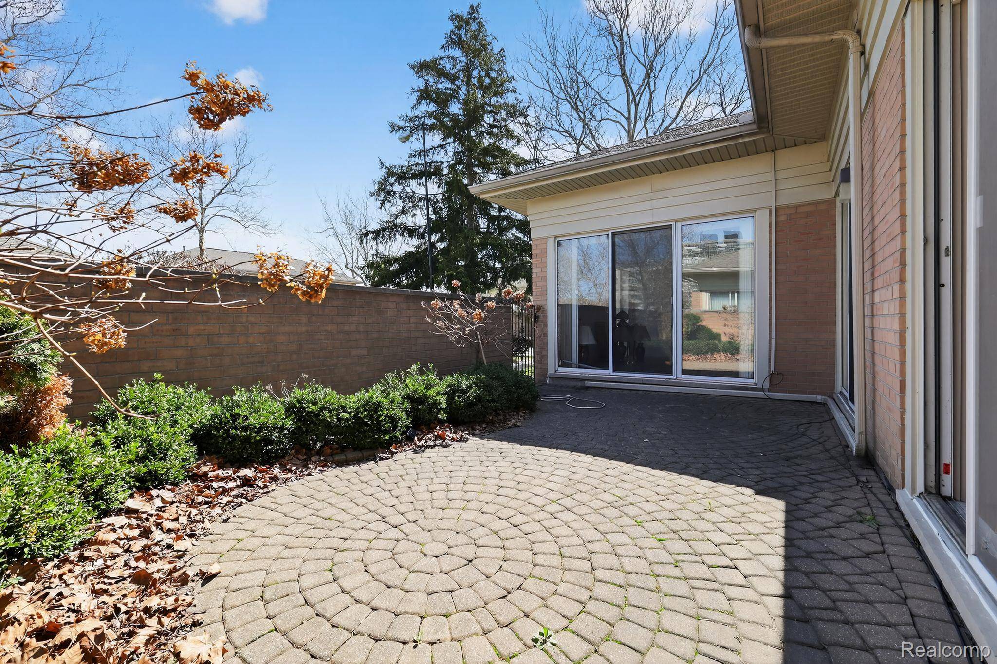 1042 Trevor PL, Detroit, MI 48207